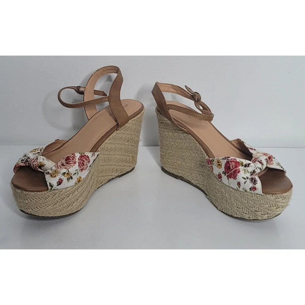 Xhilaration Womens Sandals 9 Twyla Floral Espadrille Platform Jute Wedge Heels